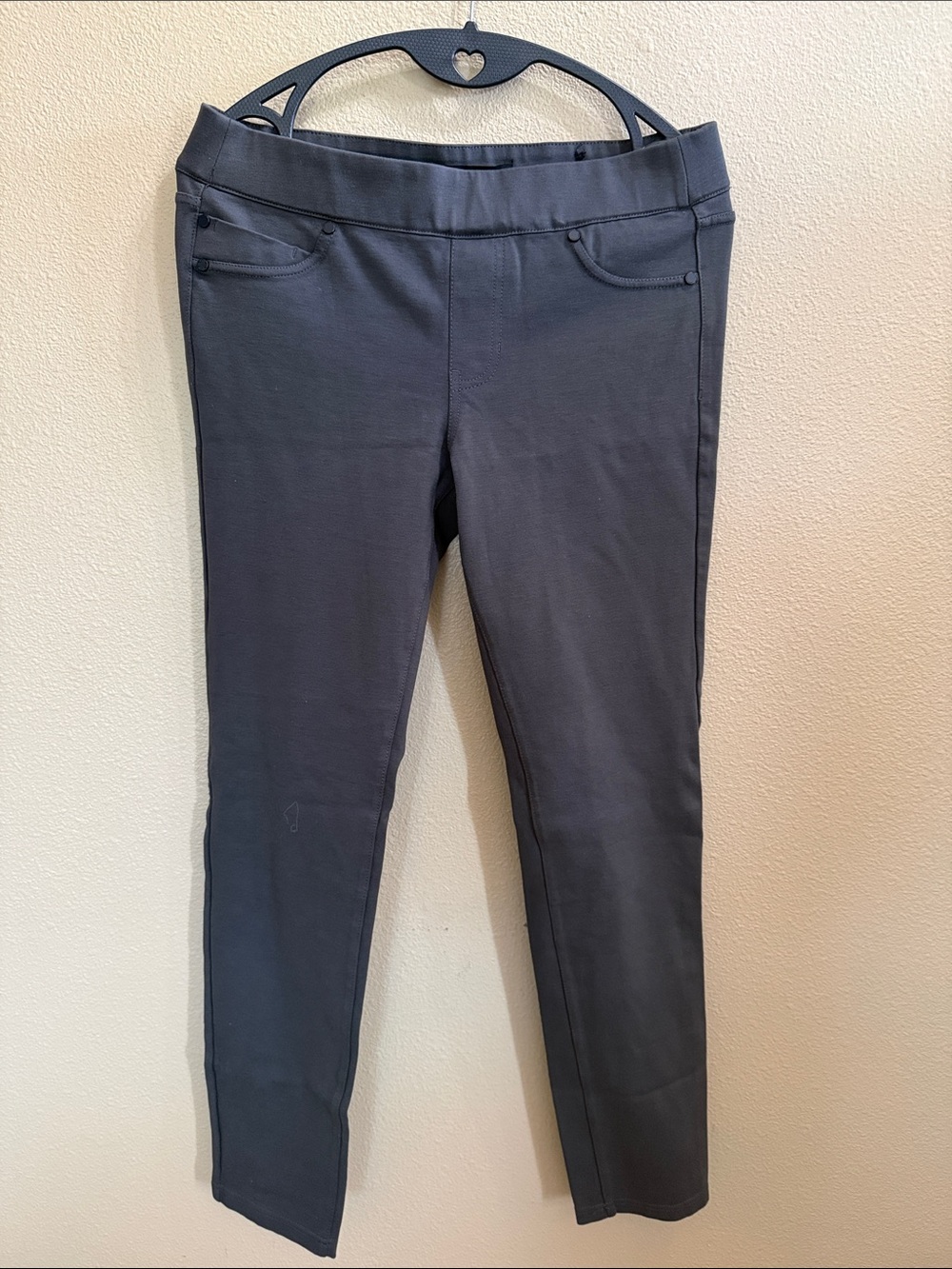 Liverpool Sienna Skinny Pull-On Jeans in Charcoal Gray